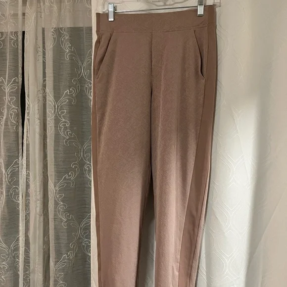 Athleta Brooklyn Textured Ankle pants Dusty pink - Picture 2 of 12